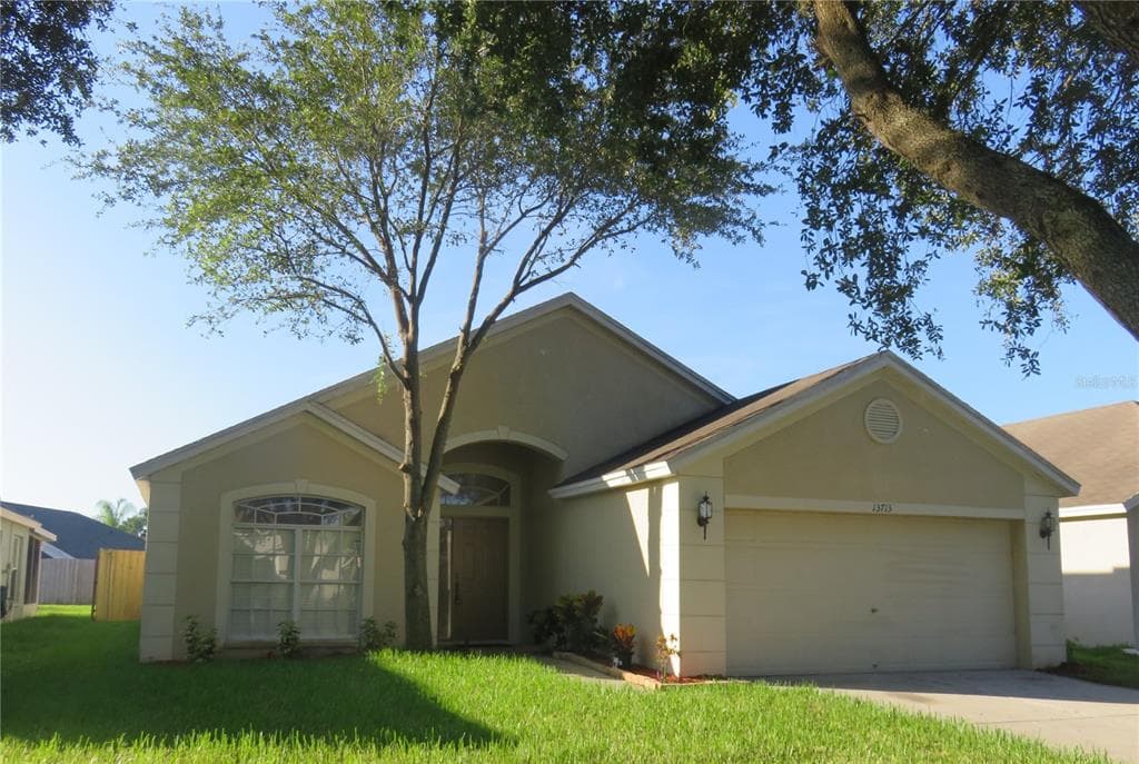 13713 STAGHORN ROAD TAMPA, FL 33626