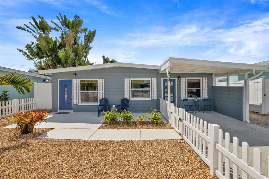 523 MARLYN WAY MADEIRA BEACH, FL 33708