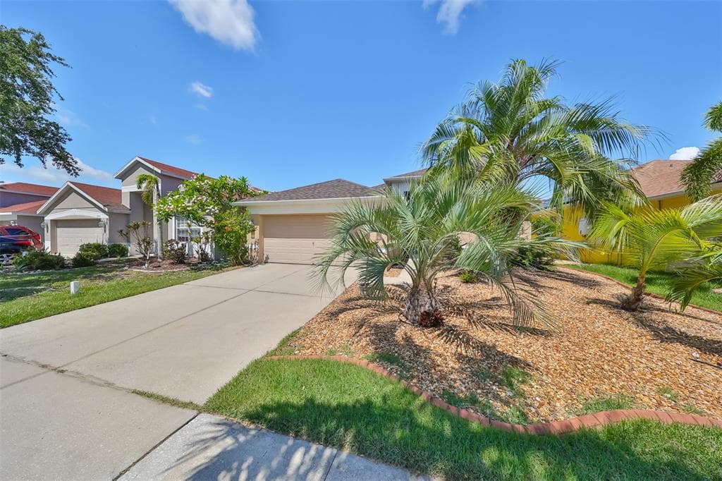 5041 CLOVER MIST DRIVE APOLLO BEACH, FL 33572
