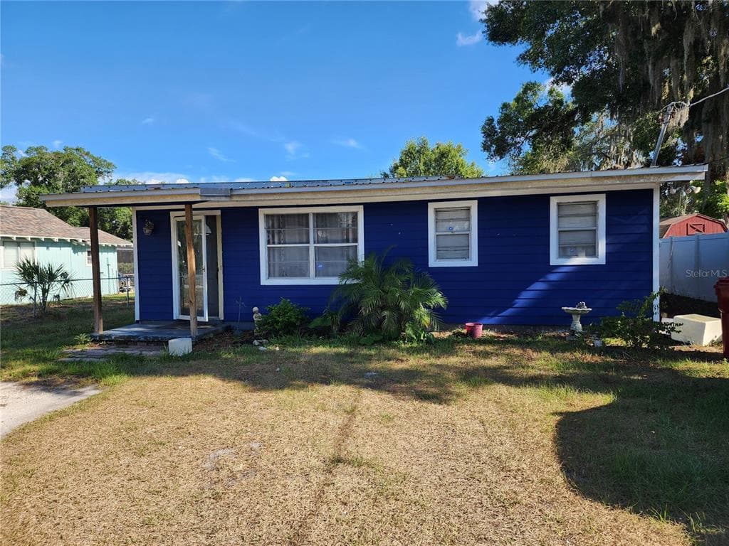 2405 MOODY AVENUE PLANT CITY, FL 33563