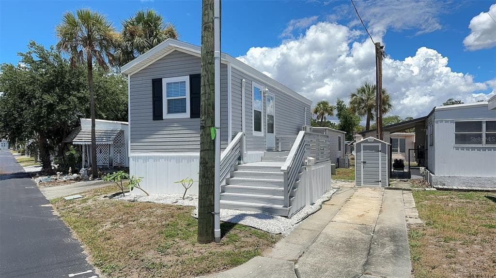 4851 W GANDY BOULEVARD UNIT B4L11 TAMPA, FL 33611
