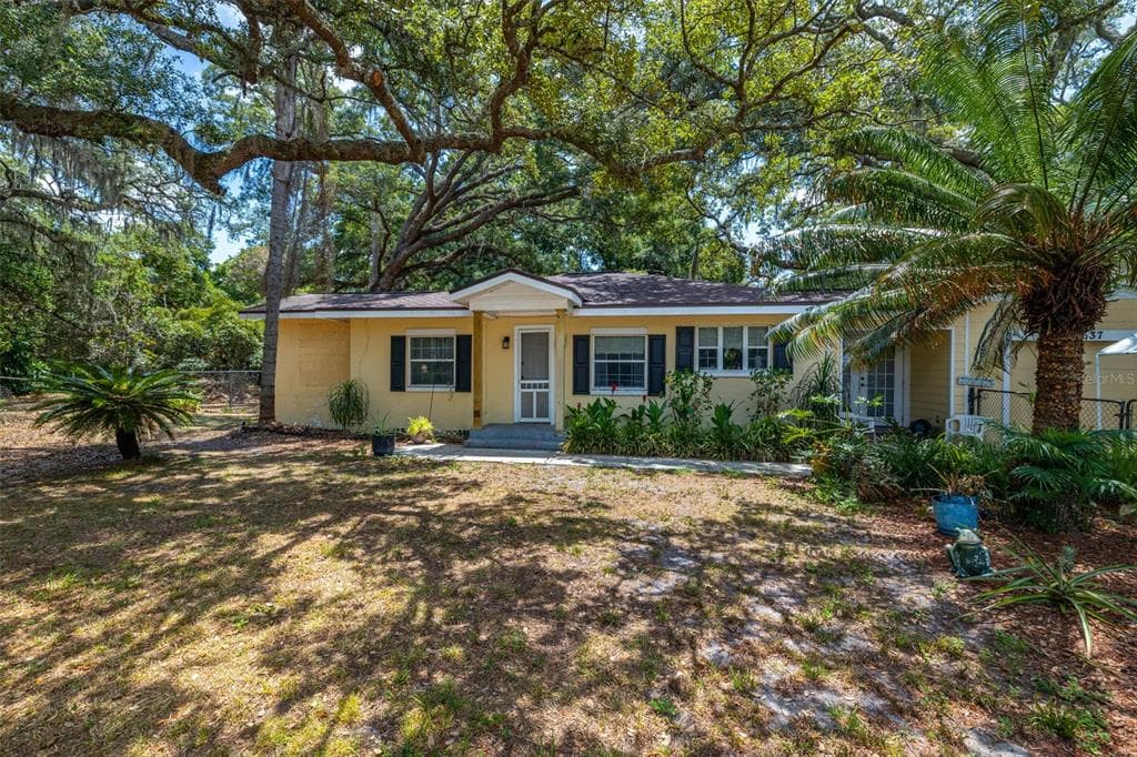 16637 LIVINGSTON AVENUE LUTZ, FL 33559