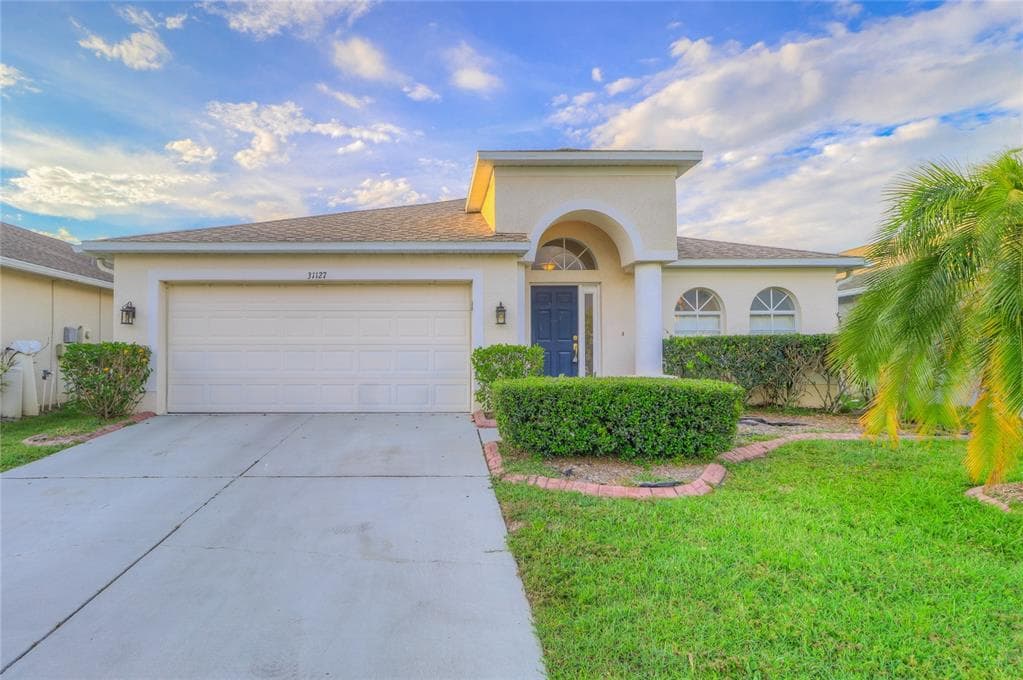 31127 WHINSENTON DRIVE WESLEY CHAPEL, FL 33543