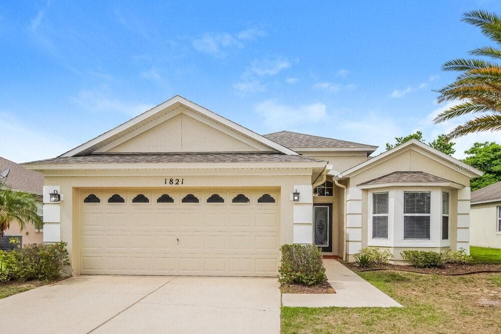1821 MOUNTCLAIR COURT MOUNT DORA, FL 32757