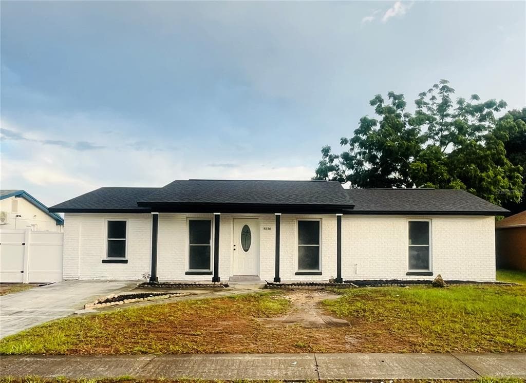 8236 GREENLEAF CIRCLE