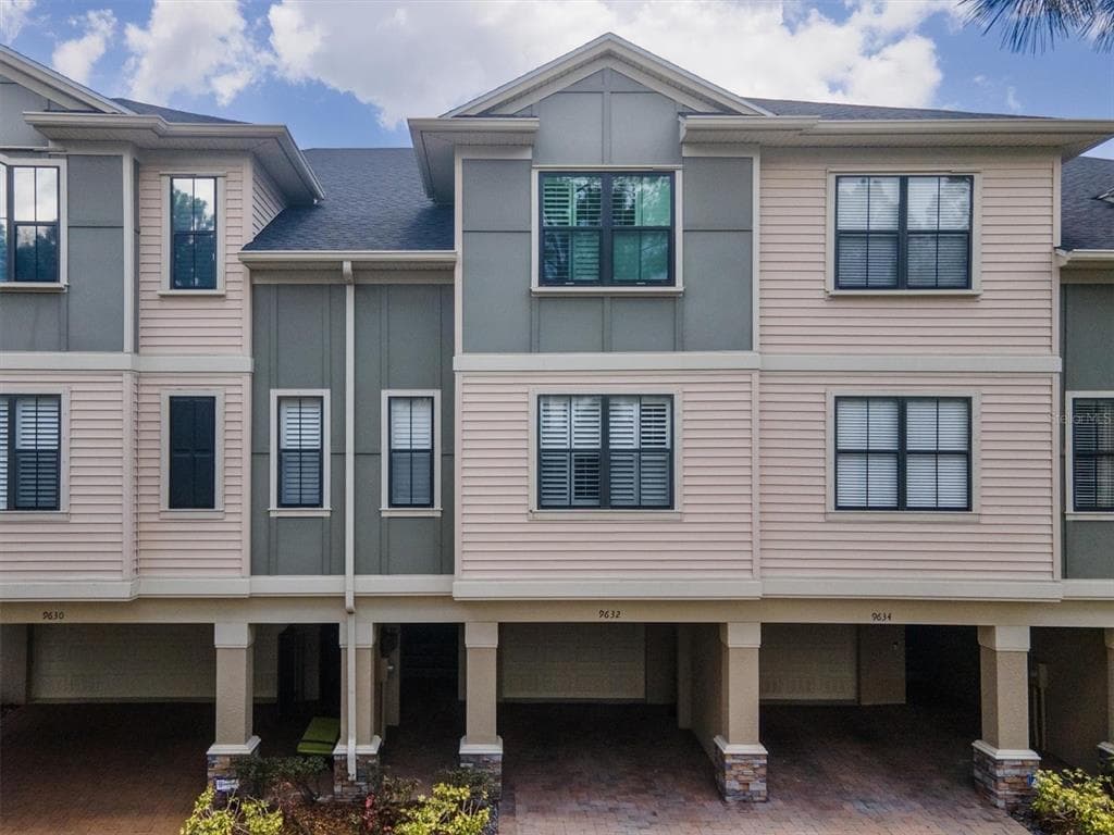 9632 BAY GROVE LANE TAMPA, FL 33615