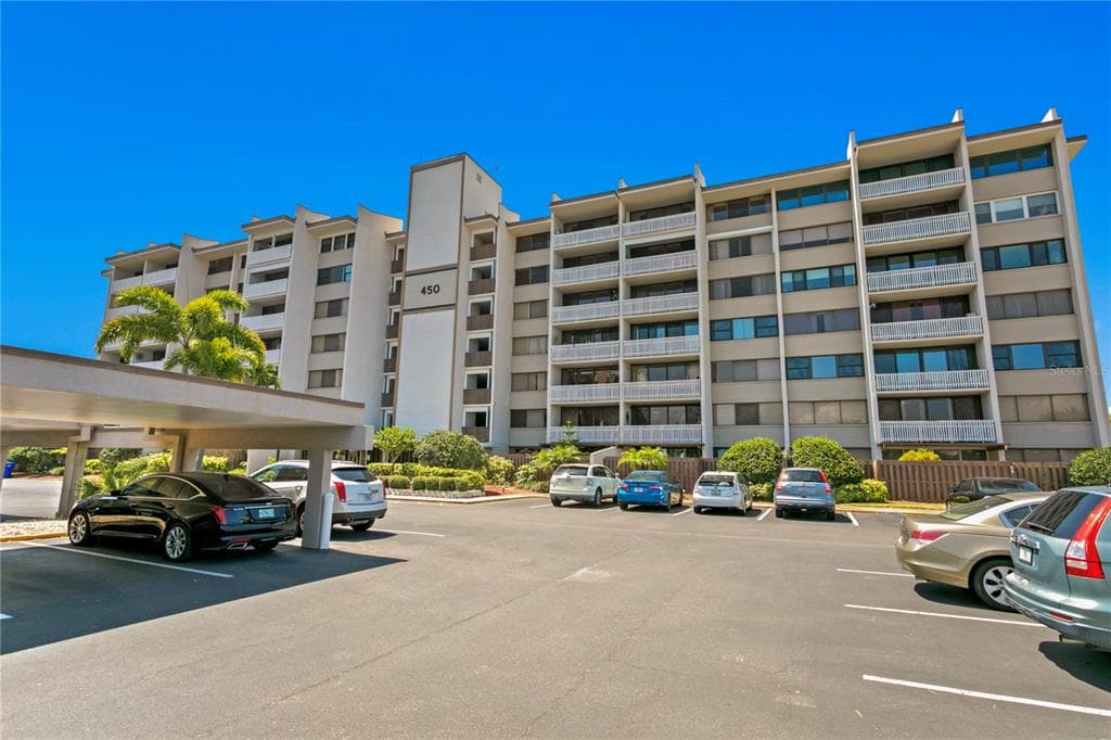 450 TREASURE ISLAND CAUSEWAY UNIT 104 TREASURE ISLAND, FL 33706