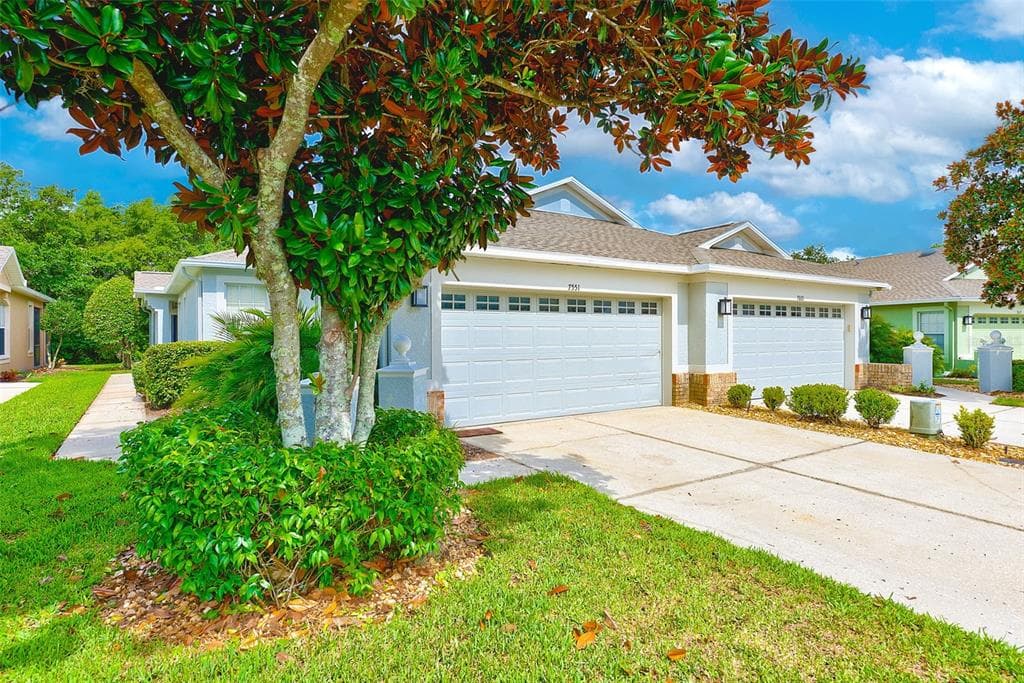 7551 HELEN WHITE LANE LAND O LAKES, FL 34637