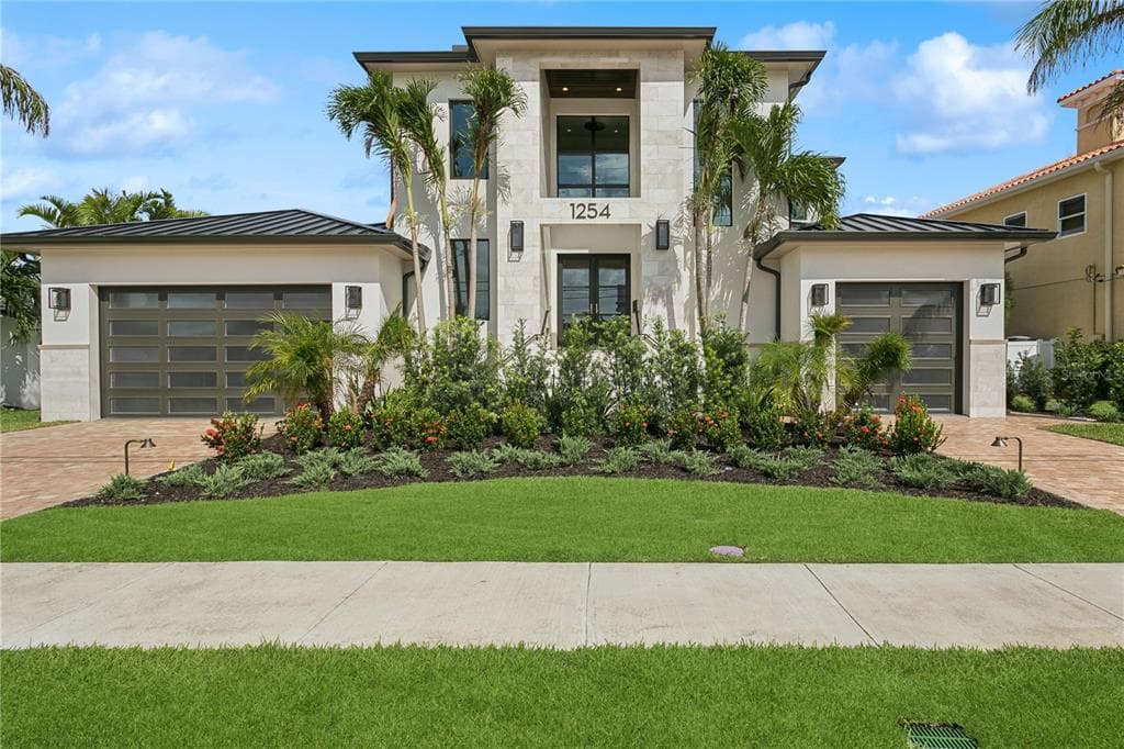 1254 CORDOVA BOULEVARD NE