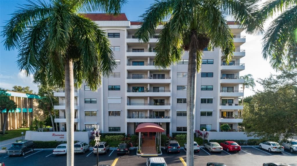 1400 1ST AVENUE W UNIT 805 BRADENTON, FL 34205