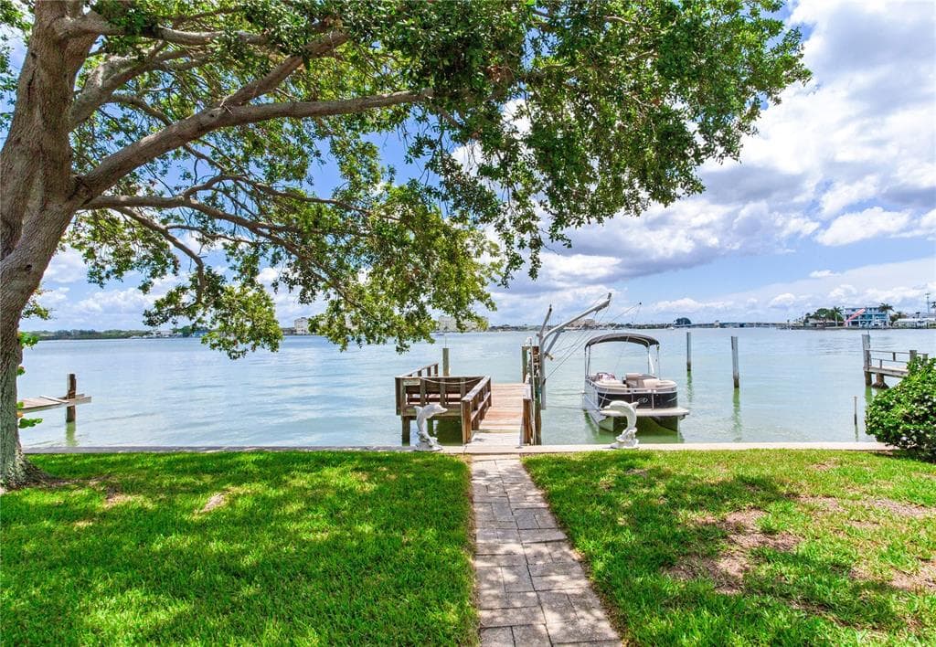15525 REDINGTON DRIVE REDINGTON BEACH, FL 33708