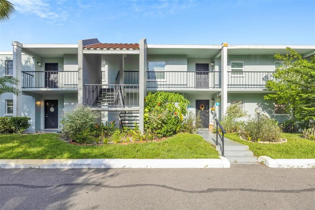 14421 AMERICANA CIRCLE UNIT 204 TAMPA, FL 33613