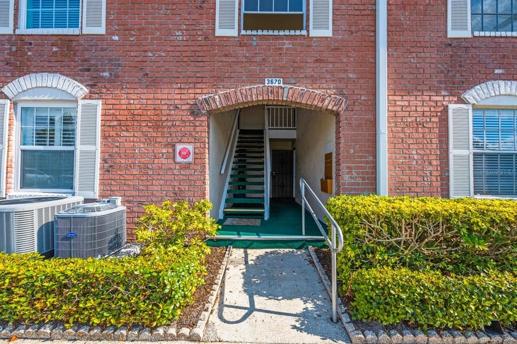 3670 38TH AVENUE S UNIT 74 ST PETERSBURG, FL 33711