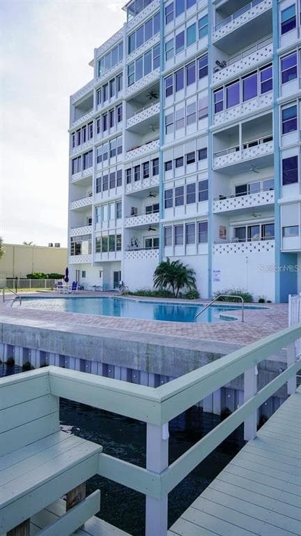 1365 SNELL ISLE BOULEVARD NE UNIT 4B ST PETERSBURG, FL 33704
