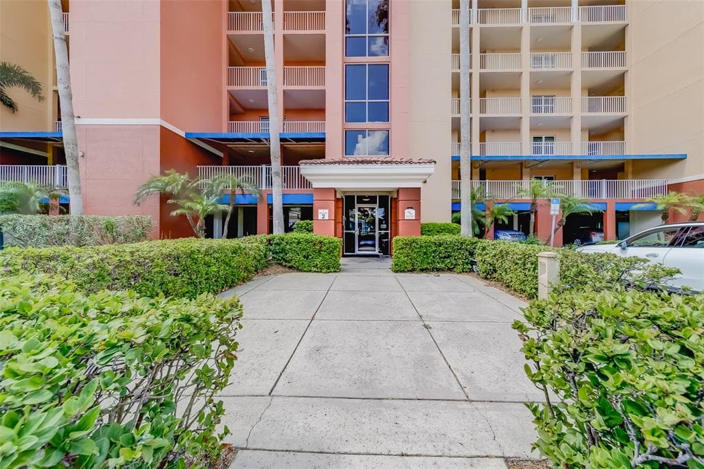 16700 GULF BOULEVARD UNIT 325 NORTH REDINGTON BEACH, FL 33708