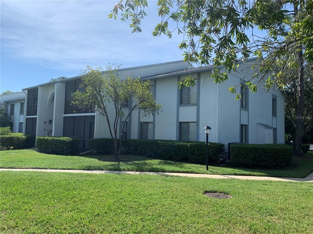 1151 PINE RIDGE CIRCLE W UNIT B1 TARPON SPRINGS, FL 34688