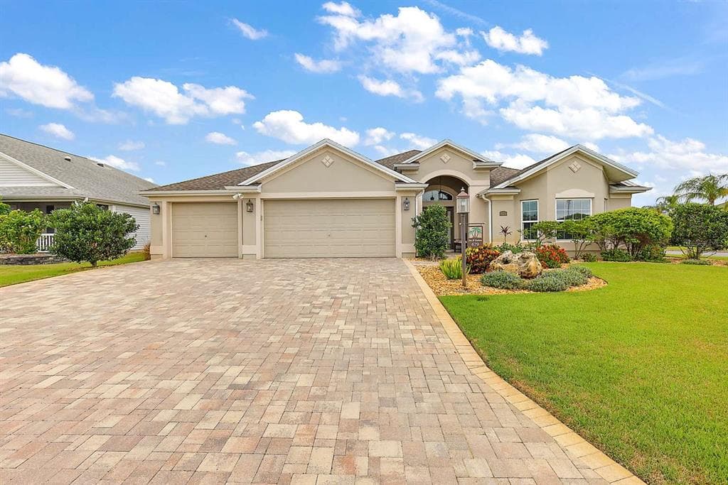 679 CONGAREE LOOP THE VILLAGES, FL 32163