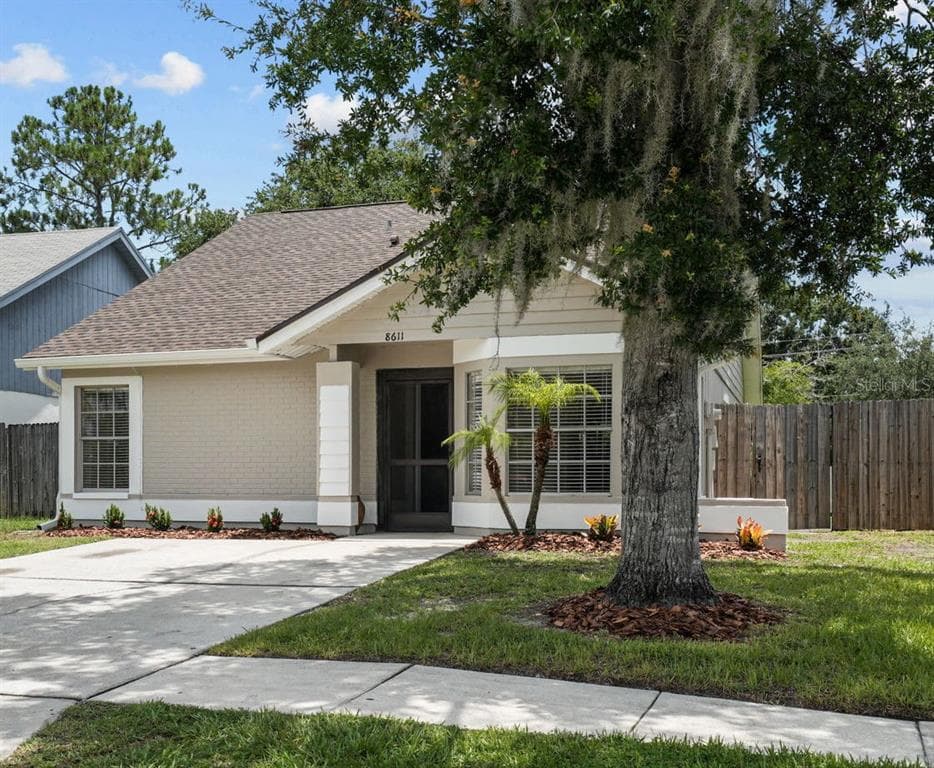 8611 COTTONWAY LANE TAMPA, FL 33635