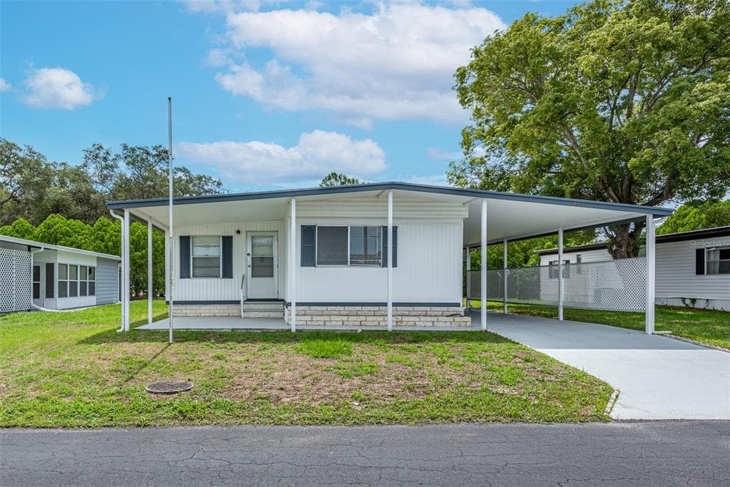 3334 CARNATION LANE ZEPHYRHILLS, FL 33541