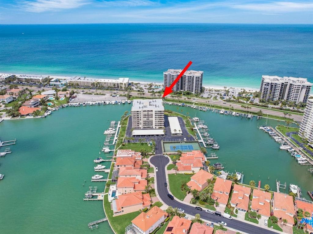1651 SAND KEY ESTATES COURT UNIT 58 CLEARWATER BEACH, FL 33767