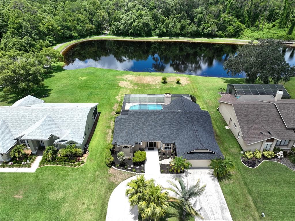 1922 HORSESHOE DRIVE PLANT CITY, FL 33566