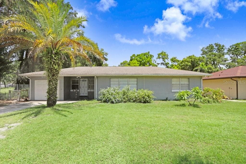 124 E 127TH AVENUE TAMPA, FL 33612