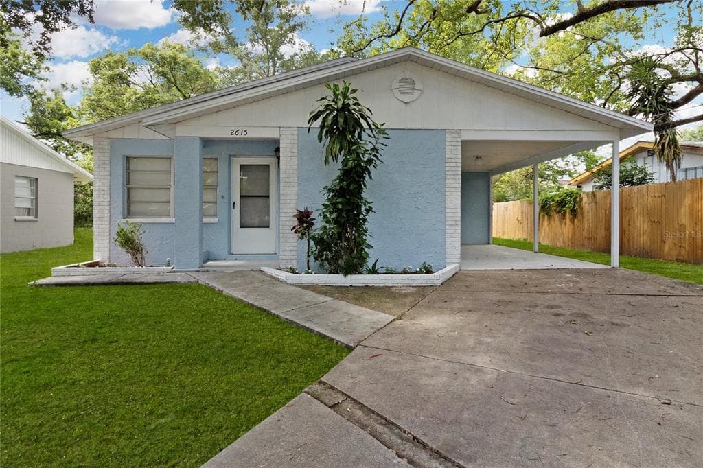 2615 E CAYUGA STREET TAMPA, FL 33610