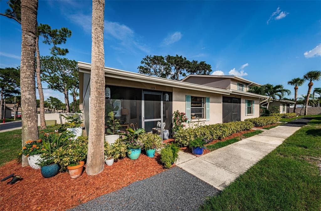 2131 RIDGE ROAD S UNIT 112 LARGO, FL 33778