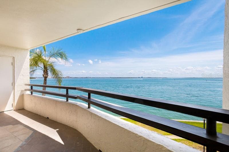 121 1ST STREET E UNIT 206 ST PETERSBURG, FL 33715