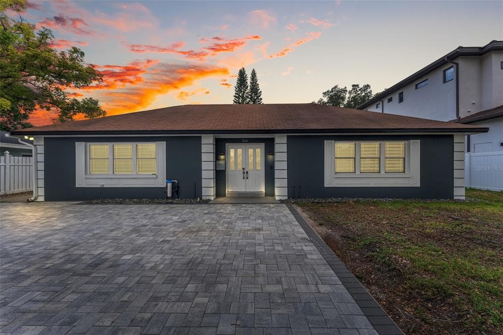 516 E DAVIS BOULEVARD TAMPA, FL 33606