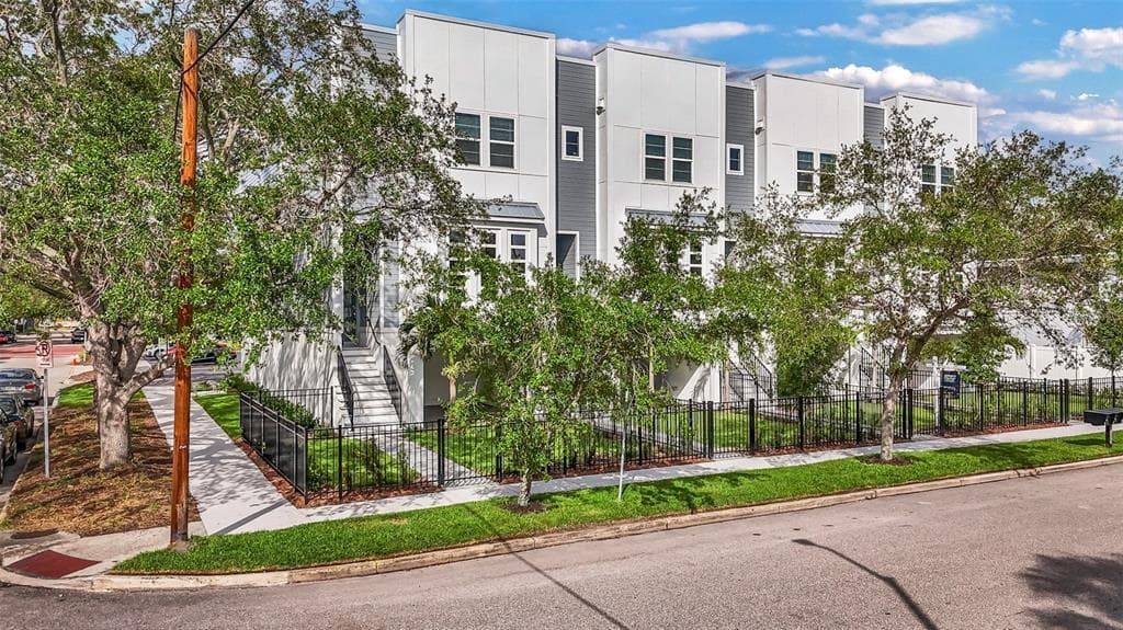 203 DANUBE AVENUE UNIT 1 TAMPA, FL 33606