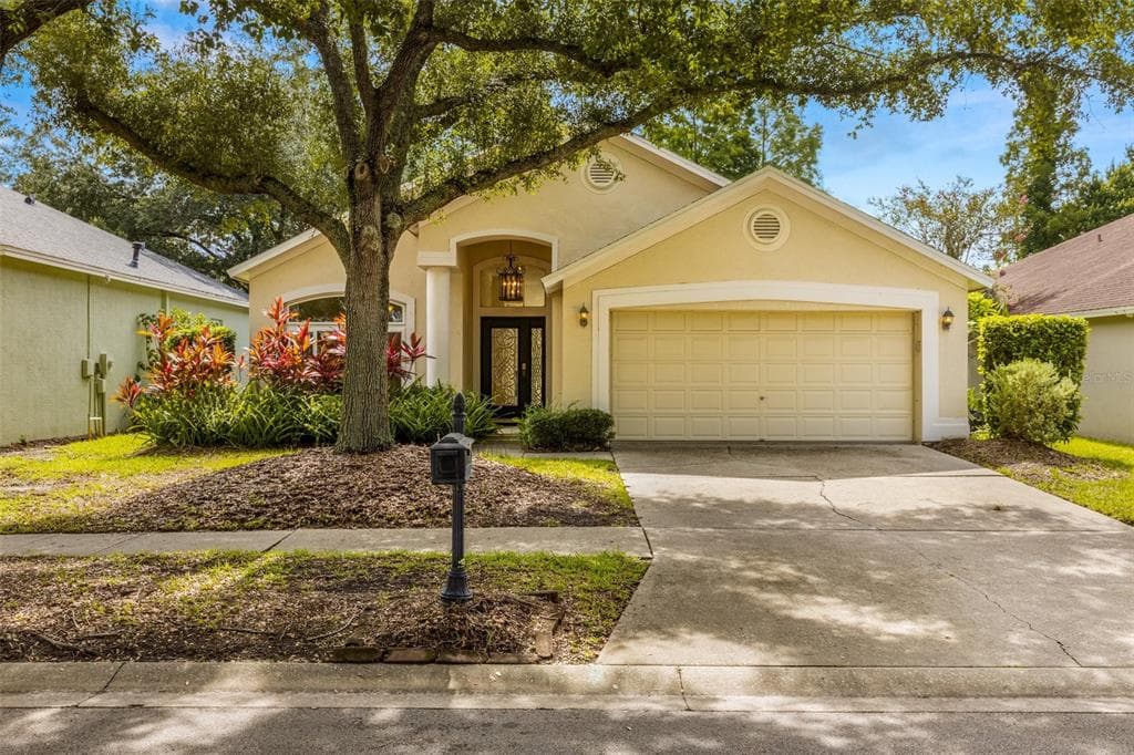 12006 OAKSBURY DRIVE TAMPA, FL 33626