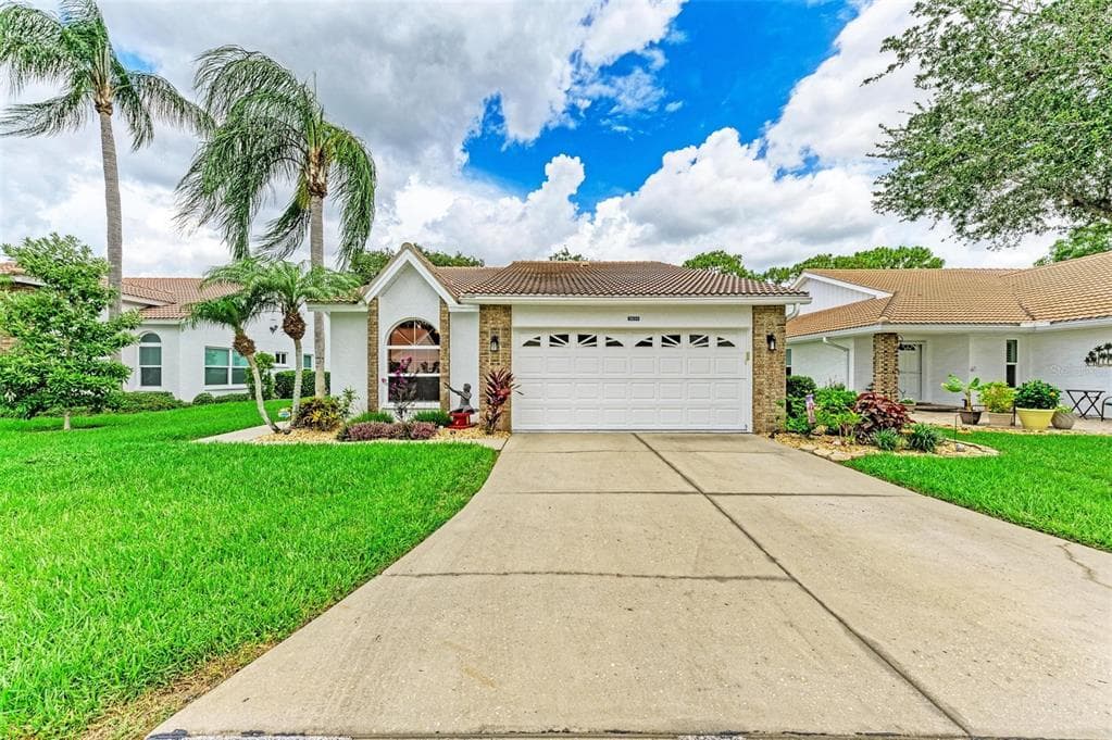 5834 GARDEN LAKES DRIVE BRADENTON, FL 34203