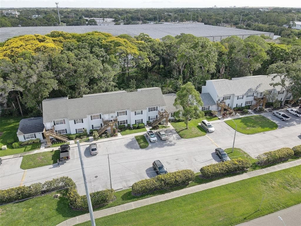 5649 67TH AVENUE N UNIT 215 PINELLAS PARK, FL 33781