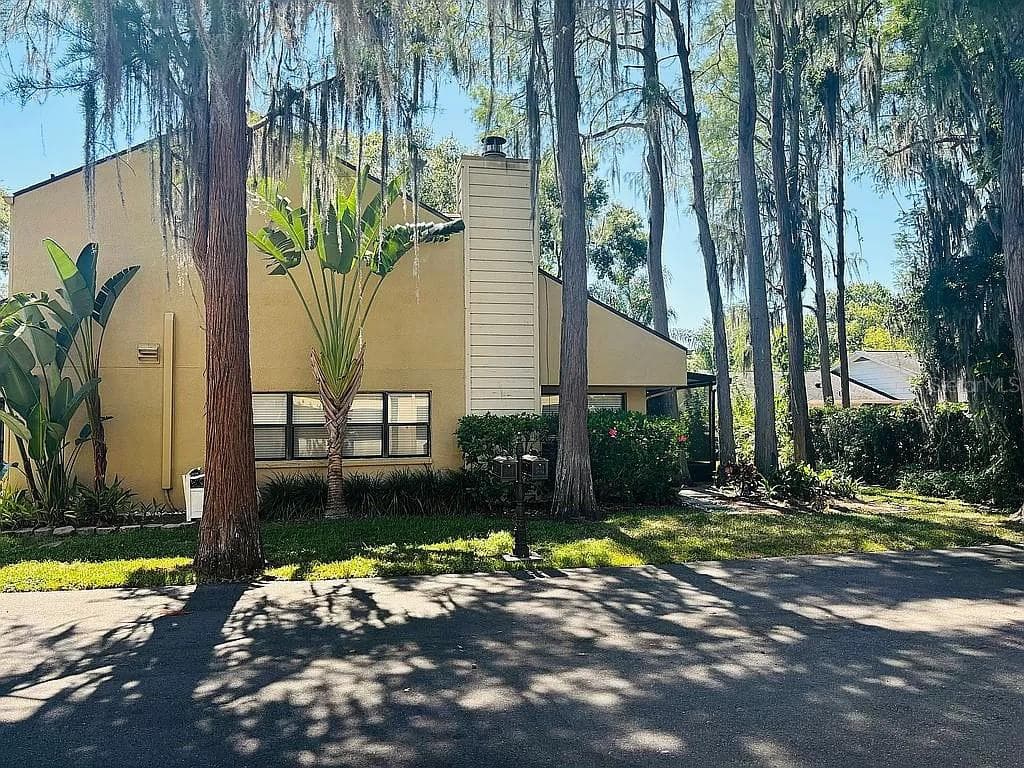3409 ELLENWOOD LANE TAMPA, FL 33618