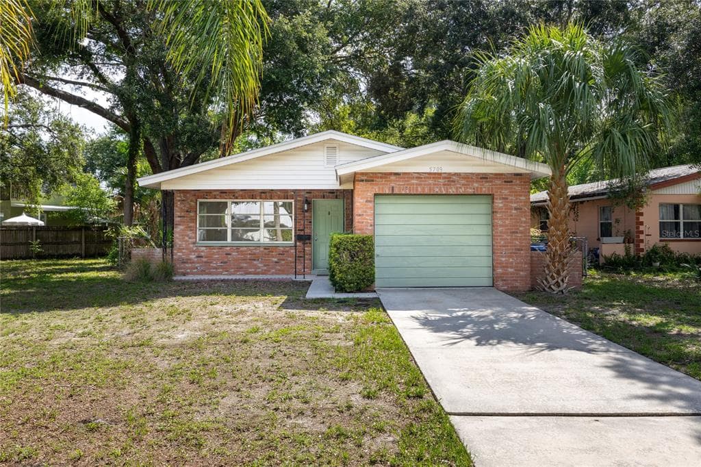 5709 HARDING BOULEVARD NE ST PETERSBURG, FL 33703