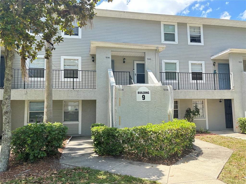 7234 E BANK DRIVE UNIT 7234 TAMPA, FL 33617