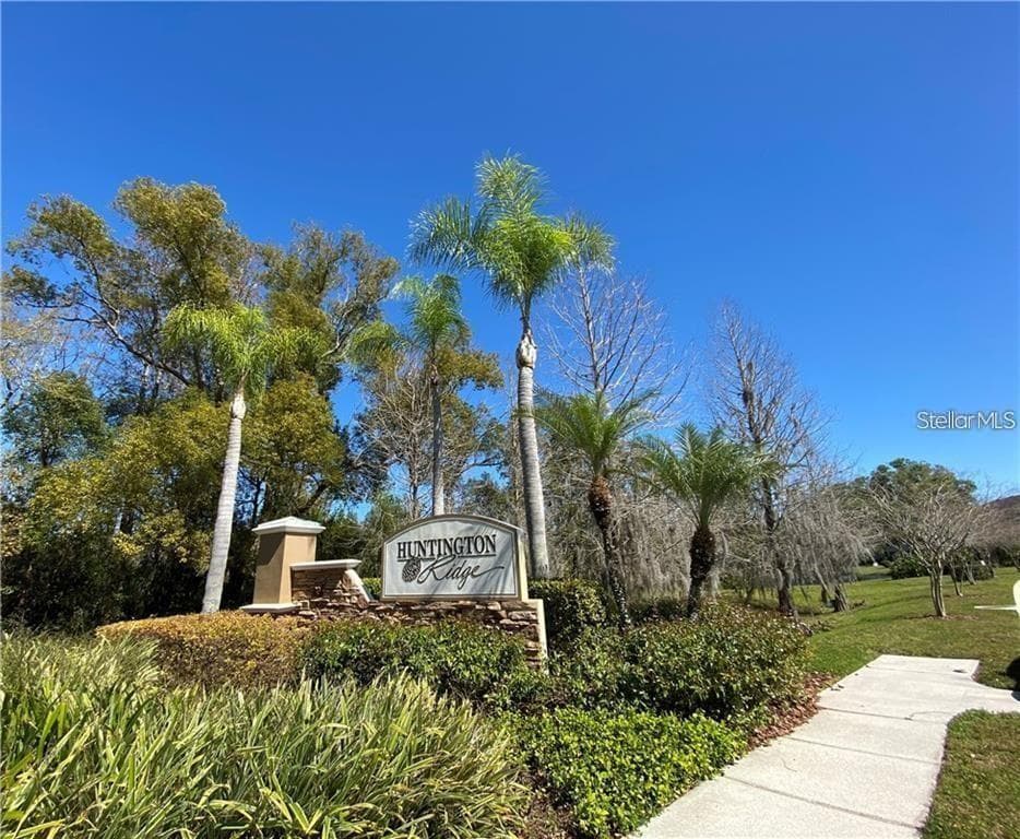 2052 PARK CRESCENT DRIVE LAND O LAKES, FL 34639