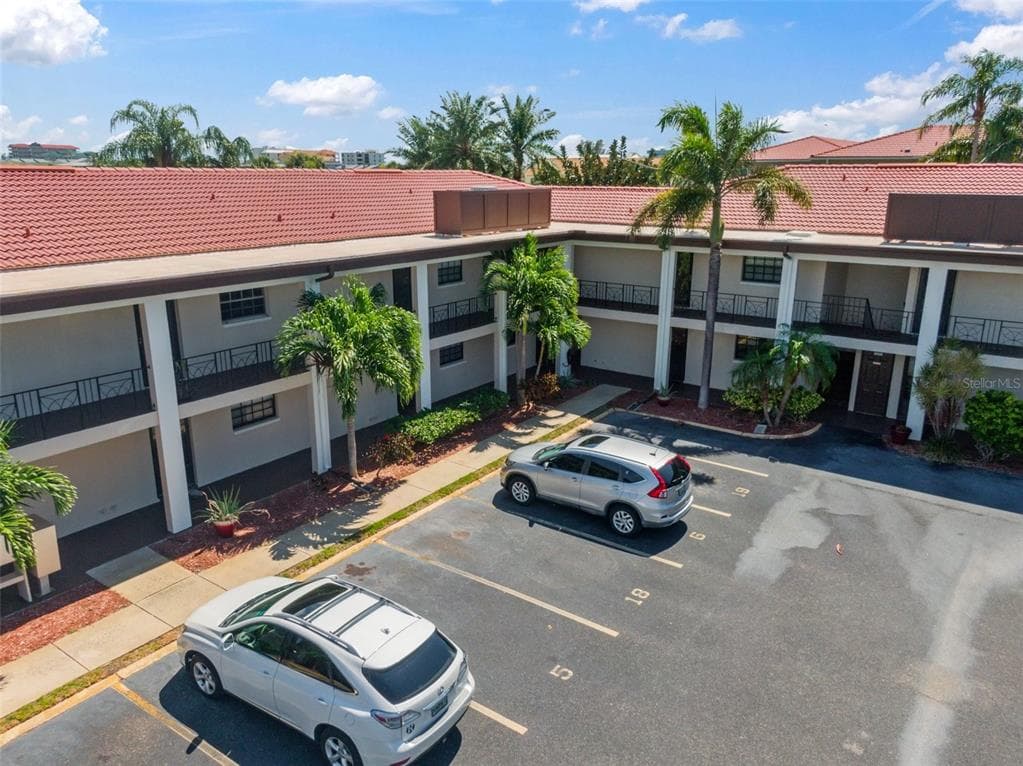 10190 IMPERIAL POINT DRIVE W UNIT 4 LARGO, FL 33774