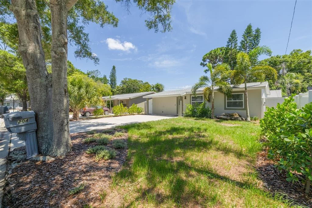 7204 51ST AVENUE N ST PETERSBURG, FL 33709
