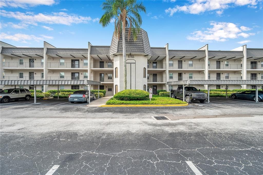 8765 BARDMOOR BOULEVARD UNIT 304 SEMINOLE, FL 33777