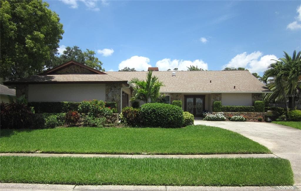 1550 MIDNIGHT PASS WAY CLEARWATER, FL 33765