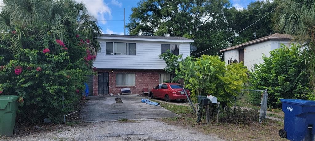 1415 E HOLLAND AVE TAMPA, FL 33612