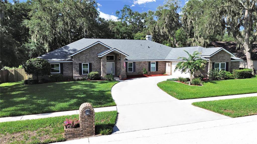 809 BELLE TIMBRE AVENUE BRANDON, FL 33511