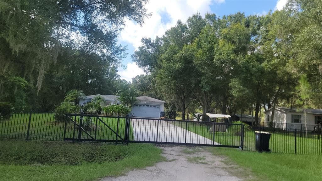 895 KEEN ROAD FROSTPROOF, FL 33843