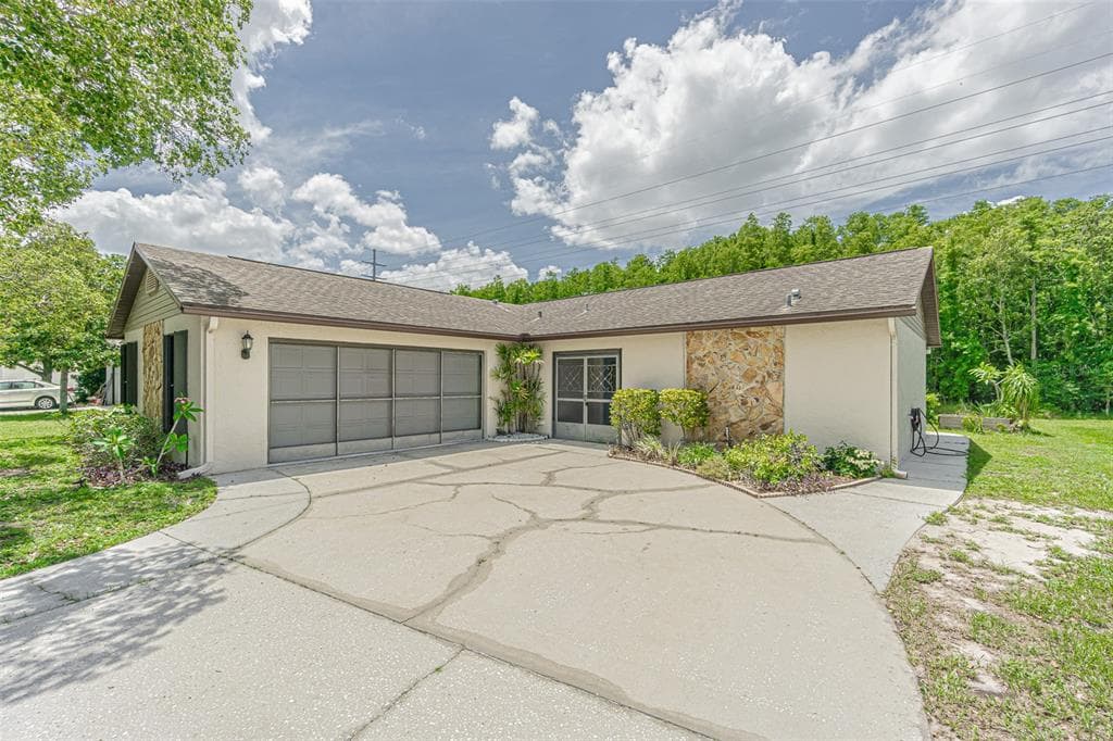 7644 DEER FOOT DRIVE NEW PORT RICHEY, FL 34653
