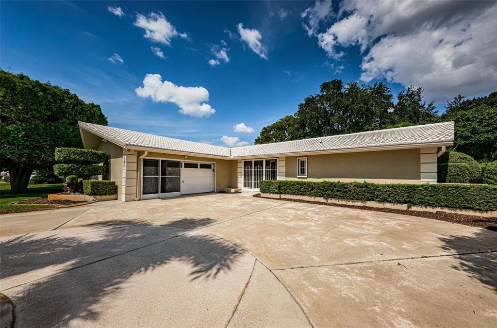 11145 HAMMOCK DRIVE LARGO, FL 33774