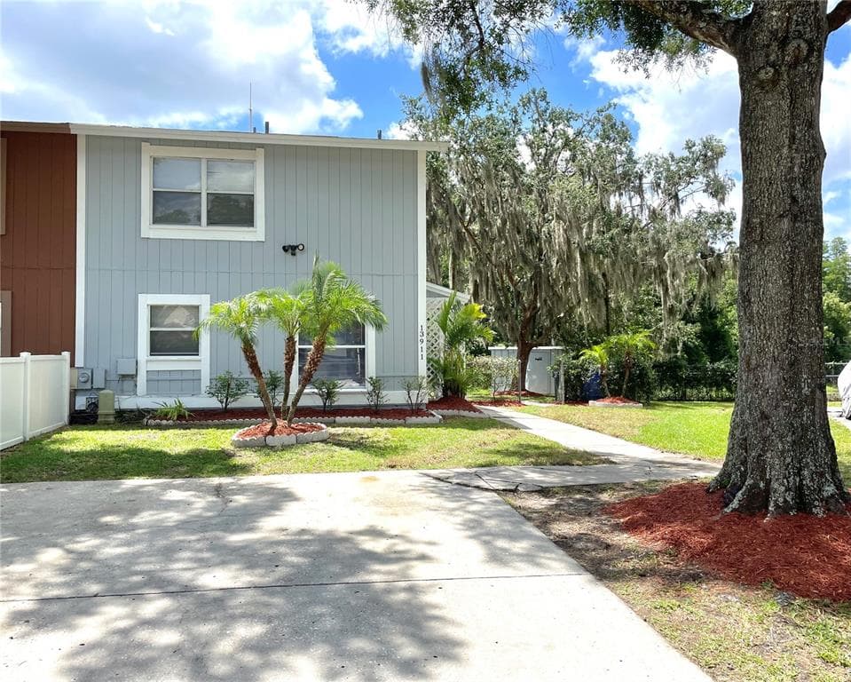 13911 VILLAGE VIEW DRIVE TAMPA, FL 33624