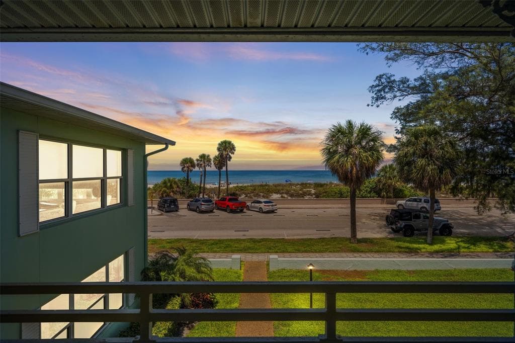 1701 GULF WAY UNIT S5 ST PETERSBURG, FL 33706