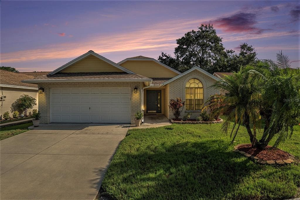 5489 FRIARSWAY DRIVE TAMPA, FL 33624